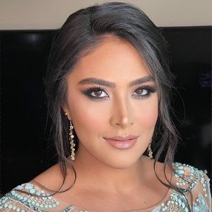 Meet your Posher, Negar